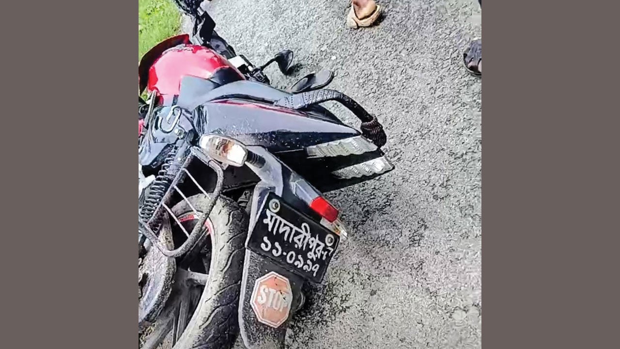 মুকসুদপুরে ট্রাকের ধাক্কায় মোটরসাইকেল আরোহী নিহত