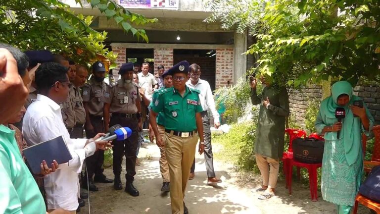 রংপুরে শিক্ষক পরিবার হত্যায় সুষ্ঠু তদন্ত ও দ্রুত বিচারের প্রতিশ্রুতি নতুন পুলিশ কমিশনারের