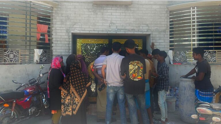 ফরিদপুরে ঋণ দেওয়ার প্রলোভন দেখিয়ে গ্রাহকের লক্ষাধিক টাকা হাতিয়ে উধাও এনজিও