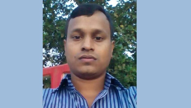 সুপারি গাছ খাওয়ার জেরে পা বেঁধে দুই ছাগলকে খালে ফেলে হত্যার অভিযোগ নেছারাবাদে