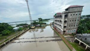 মোংলার বুড়বুড়িয়ায় বিদ্যালয়ের খেলার মাঠ কেটে ড্রেন নির্মাণের অভিযোগ তদন্তে প্রশাসন