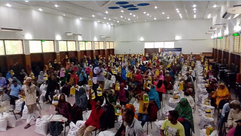 গঙ্গাচড়ায় ২০০ অসহায় পরিবারের মাঝে জাকাত ফাউন্ডেশনের খাদ্য সহায়তা বিতরণ