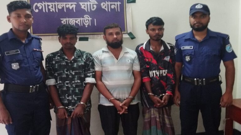 টাকার লোভে ভাইকে হত্যার ঘটনায় তিন ঘাতক গ্রেপ্তার