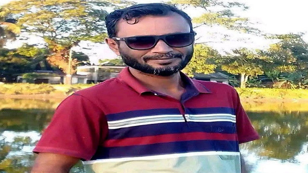 ঈশ্বরগঞ্জে বাসের ধাক্কায় ধানবোঝাই ট্রলিচাপায় ব্যবসায়ী নিহত