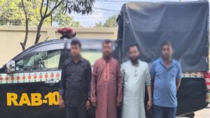 দৌলতদিয়ায় বিপুল মাদকসহ গ্রেপ্তার ৪ মাদক কারবারি জব্দ প্রাইভেটকার ও মোটরসাইকেল