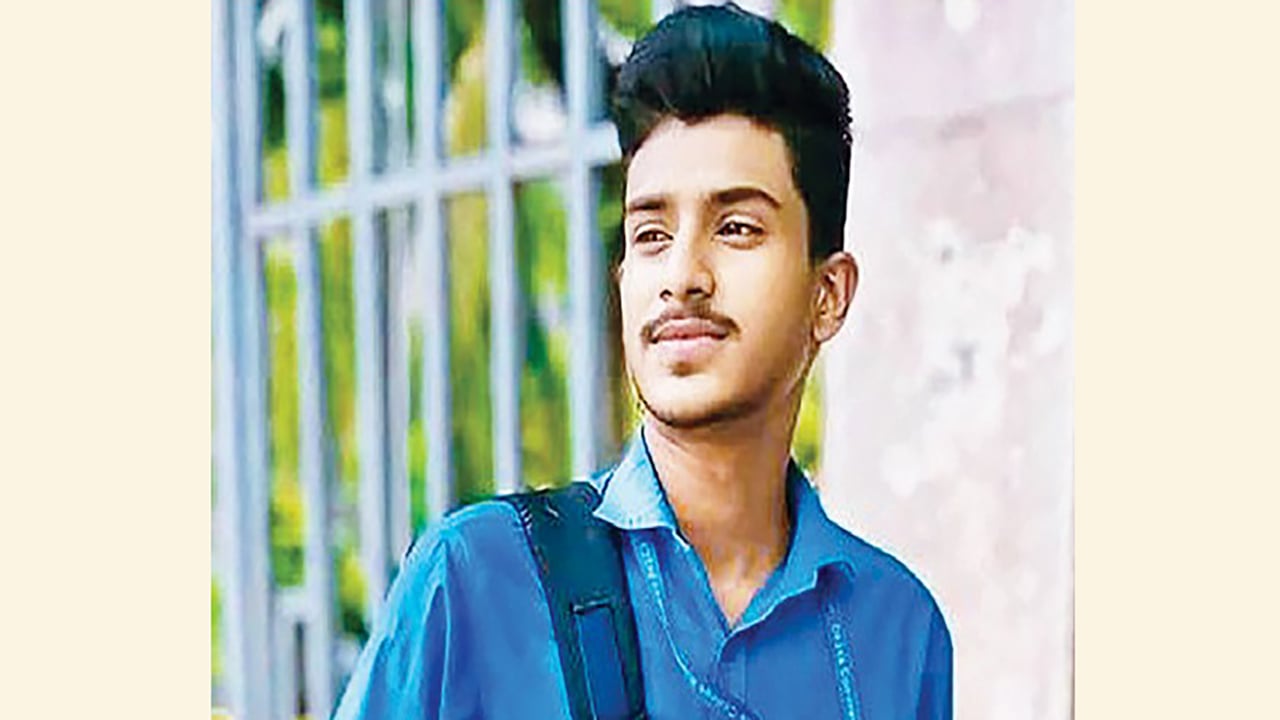 শরীরে দুই বুলেট নিয়ে চিকিৎসার অপেক্ষায় জুলাই আন্দোলনের আহত শিহাব