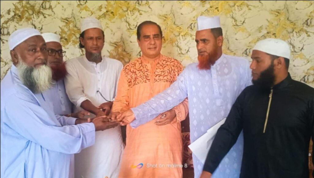 সংসদীয় সম্মানির অর্থ চার অসুস্থ ইমাম ও মুয়াজ্জিনকে সহায়তা করলেন ড. রফিকুল ইসলাম হিলালী