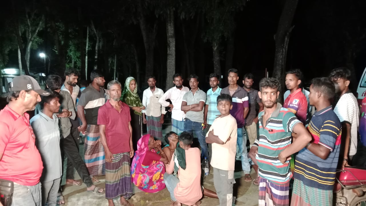 বোয়ালমারীতে গৃহবধূর রহস্যজনক মৃত্যু স্বামী ও শ্বশুরবাড়ির লোকজন পলাতক