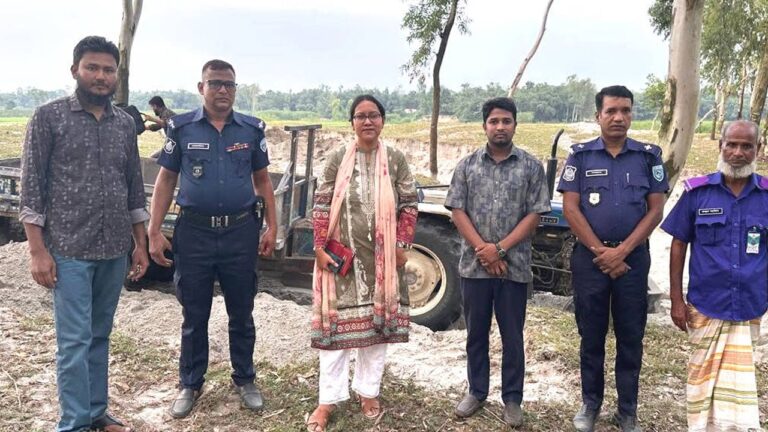 অবৈধ বালু উচ্ছেদ অভিযানে কিশোরগঞ্জে এসিল্যান্ডকে অবরুদ্ধ ও লাঞ্ছিত করার অভিযোগ