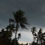 দেশের ছয় জেলায় ঝোড়ো হাওয়ার পূর্বাভাস নদীবন্দরে সতর্কতা সংকেত