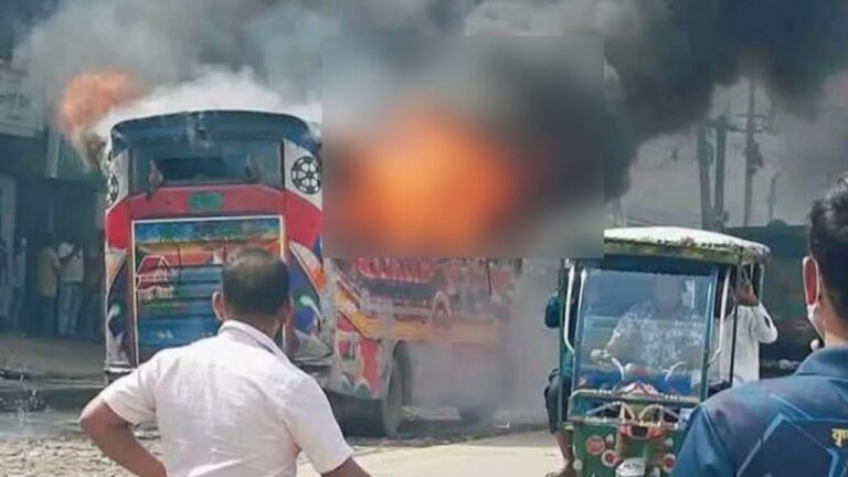কালিয়াকৈরে দাঁড়িয়ে থাকা যাত্রীবাহী বাসে অগ্নিকাণ্ড ব্যাপক ক্ষয়ক্ষতি