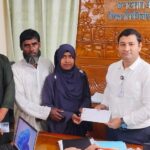অভাবকে জয় করে হাতিয়ার বিদ্যালয়ে ইতিহাস গড়ল পিতৃহীন তাসফিয়া