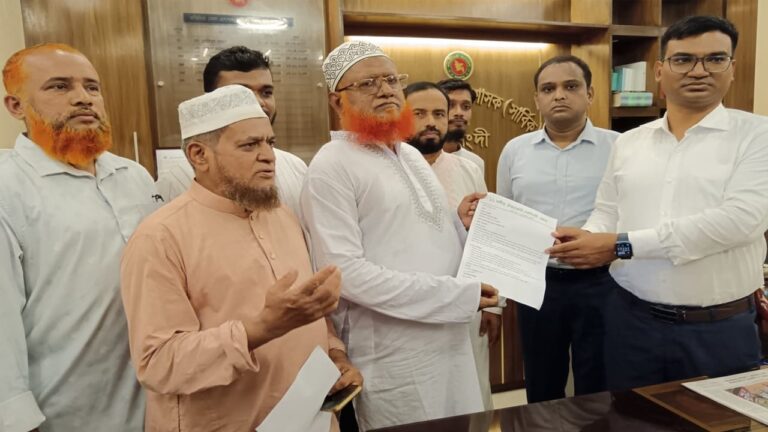 নরসিংদীতে গ্যাস ও বিদ্যুৎ সংকটের প্রতিবাদে প্রধানমন্ত্রীর বরাবরে ১১ দলের স্মারকলিপি প্রদান