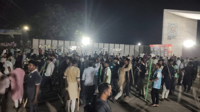Clashes erupt between student factions at Begum Rokeya University over exhibition photos