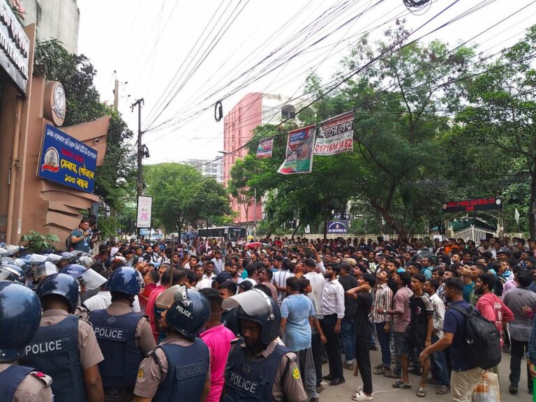 Renewed Clashes Between Student Political Factions Erupt Across Dhaka Campuses and Hospitals