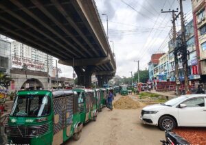 Gas Supply Crisis Paralyzes Transport and Households Across Chittagong