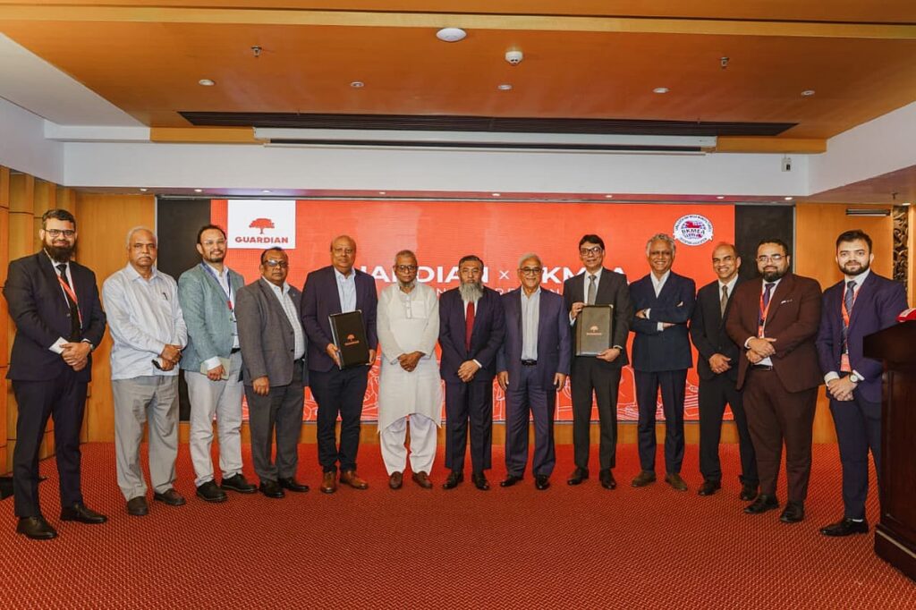 নিট পোশাক শ্রমিকদের জন্য সহজ শর্তে বিমা সুবিধা চালু করল বিকেএমইএ ও গার্ডিয়ান লাইফ