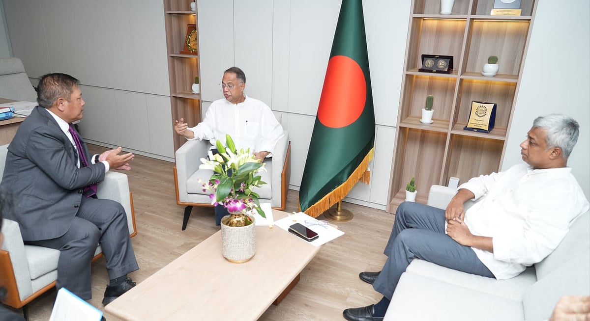 Bangladesh seeks pipeline gas imports from Myanmar to address energy crisis