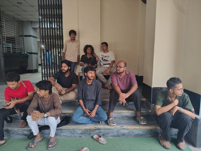 Rajshahi University Students Protest Display of Convicted War Criminals on Campus Billboard