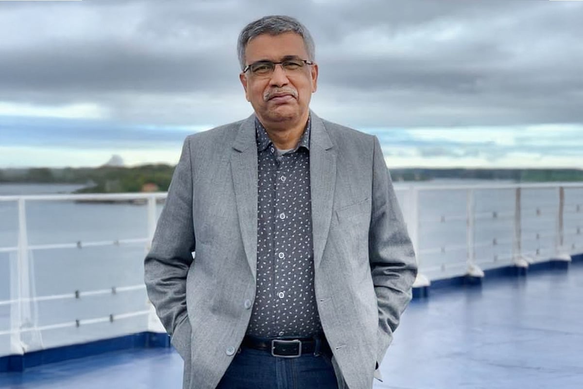 Court orders arrest of former Somoy TV MD Ahmed Jobayer in embezzlement case