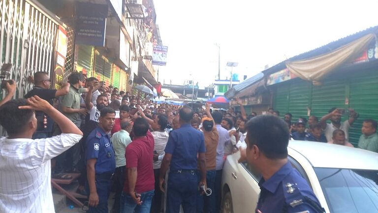 Police intervene as BNP and Jamaat-e-Islami rallies converge in Araihazar