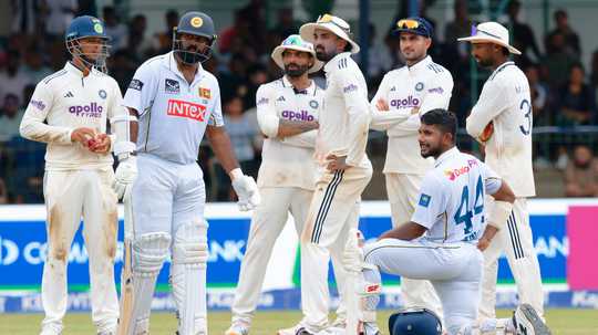 কলম্বোয় লঙ্কানদের দৃঢ়তায় ভেস্তে গেল ভারতের ছক বৃষ্টিতে পরিত্যক্ত দিনের খেলায় জমজমাট টেস্টের লড়াই
