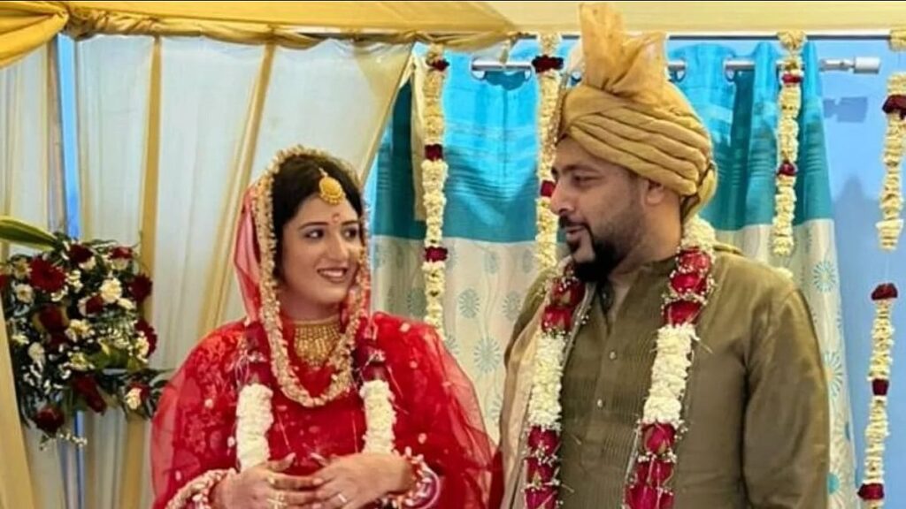 পাঁচ মাসের সংসার জীবনের ইতি টানলেন বাদশাহ ও ইশা রিখি
