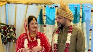 পাঁচ মাসের সংসার জীবনের ইতি টানলেন বাদশাহ ও ইশা রিখি