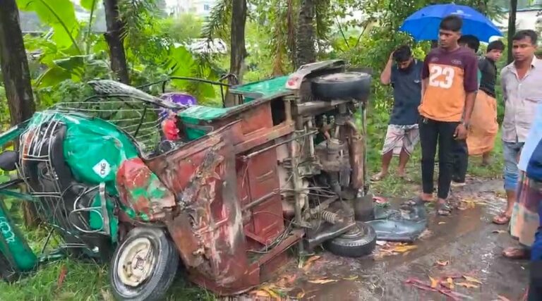 Driver Killed and Nine Injured in Collision Between Autorickshaw and Private Car in Hathazari