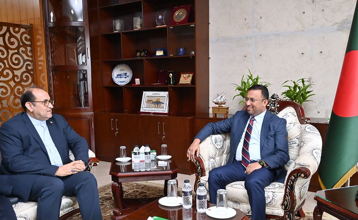 Iranian Ambassador to Bangladesh Meets State Minister for Foreign Affairs to Discuss Regional Stability