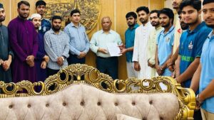 চবি সোহরাওয়ার্দী হলে সিট দখলের চেষ্টা ও প্রভোস্টকে হুমকির ঘটনায় শিক্ষার্থীদের স্মারকলিপি