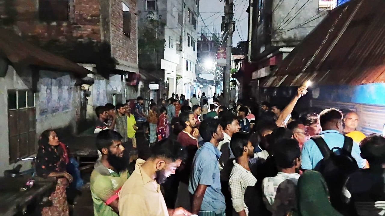 টঙ্গীতে মাদক নিয়ে বিরোধে যুবককে কুপিয়ে হত্যা রগ কাটা অবস্থায় উদ্ধার