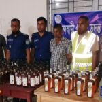 জামালপুরে কচুরিপানার নিচ থেকে ৮৮ বোতল ভারতীয় মদ উদ্ধার, গ্রেপ্তার ১