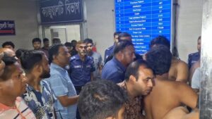বগুড়ায় ভুল চিকিৎসার অভিযোগে রোগীর স্বজন ও ইন্টার্ন চিকিৎসকদের সংঘর্ষ, কর্মবিরতি শুরু