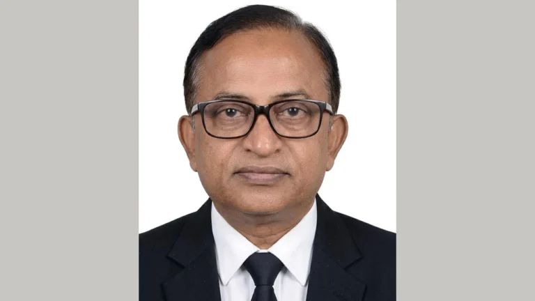 সীতাকুণ্ড পৌর সিইওর বদলি আদেশ বাতিল ঘিরে রহস্য ও জনমনে ক্ষোভ