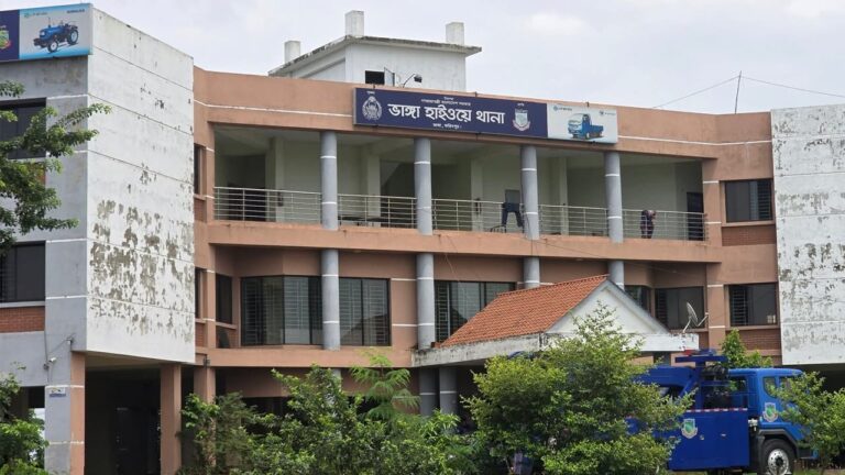 ভাঙ্গায় অ্যাম্বুলেন্সের ধাক্কায় অজ্ঞাত নারীর মৃত্যু