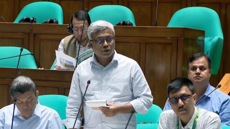 পনেরো দিনের মধ্যে বিদ্যুৎ পরিস্থিতির উন্নতির আশা প্রতিমন্ত্রীর