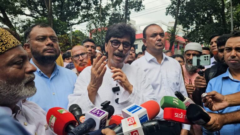 সারের সংকট নেই সিন্ডিকেটের কারসাজিতে গুজব ছড়ানো হচ্ছে কৃষিমন্ত্রী